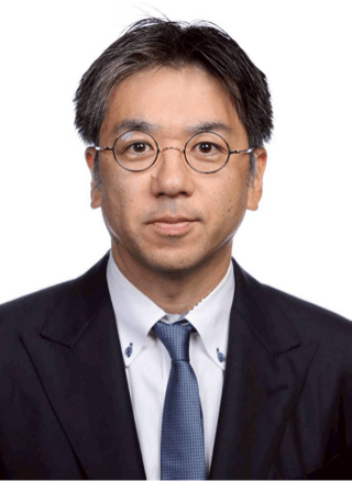 教授 中井 陸運