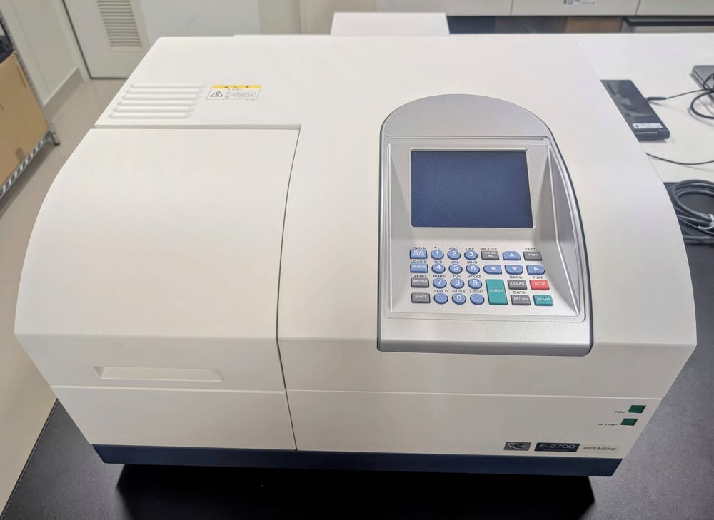 Hitachi F-2700 Fluorescence Spectrophotometer